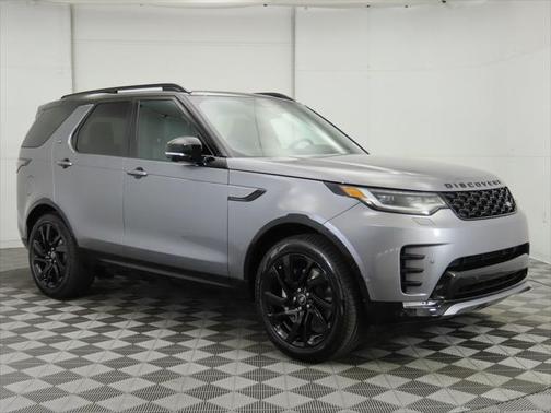 2025 Land Rover Discovery P300 Dynamic SE