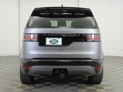 2025 Land Rover Discovery P300 Dynamic SE
