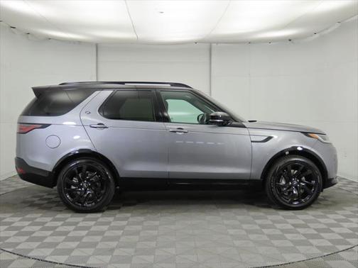 2025 Land Rover Discovery P300 Dynamic SE
