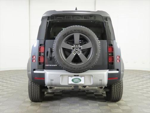 2025 Land Rover Defender 110 P400 S