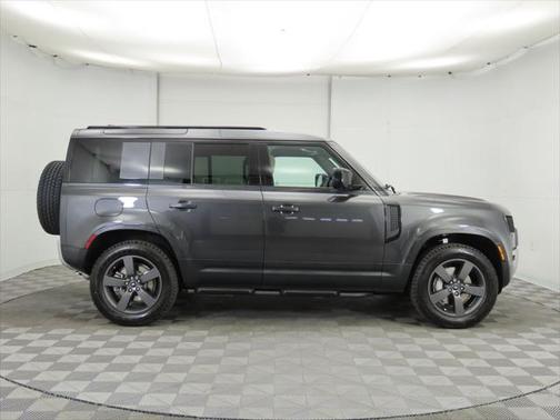2025 Land Rover Defender 110 P400 S