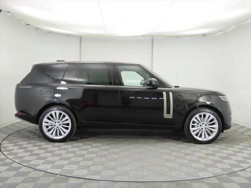 2025 Land Rover Range Rover P400 SE 7 Seat