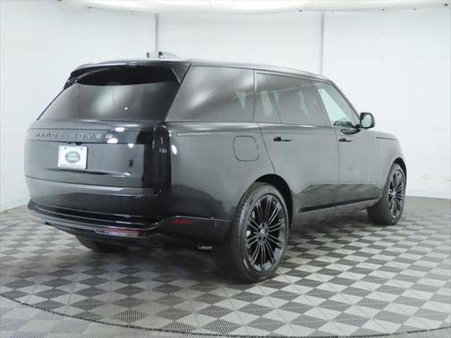 2025 Land Rover Range Rover P400 SE 7 Seat