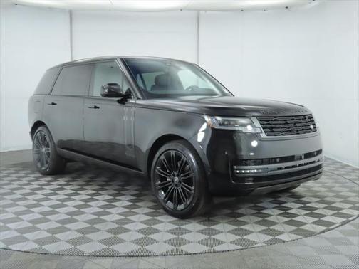 2025 Land Rover Range Rover P400 SE 7 Seat