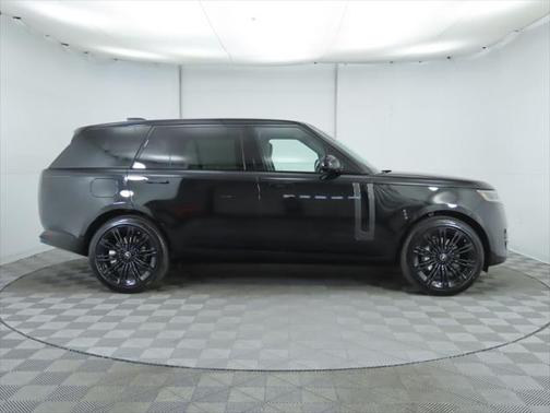 2025 Land Rover Range Rover P400 SE 7 Seat