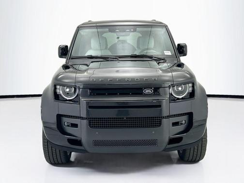 Carpathian Grey Prem Met 2026 Land Rover Defender P400 X-Dynamic SE