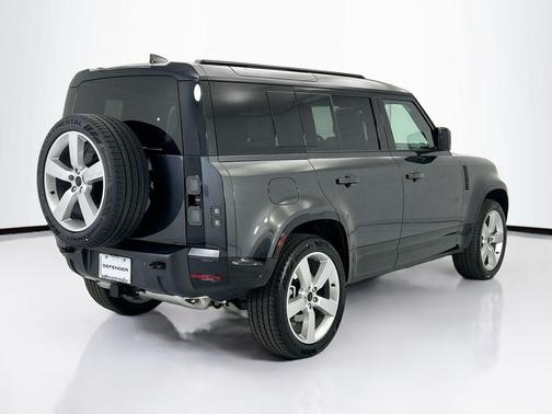 Carpathian Grey Prem Met 2026 Land Rover Defender P400 X-Dynamic SE