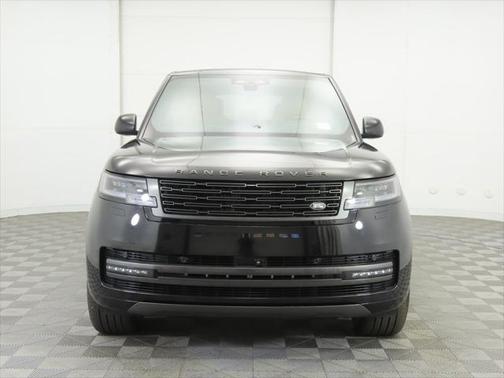 2025 Land Rover Range Rover P400 SE