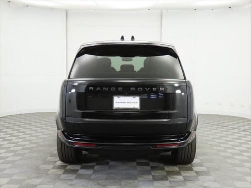 2025 Land Rover Range Rover P400 SE