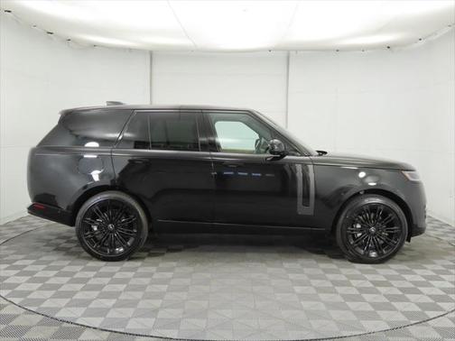 2025 Land Rover Range Rover P400 SE