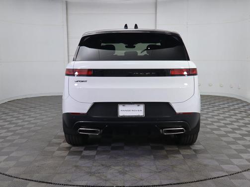 2026 Land Rover Range Rover Sport SE
