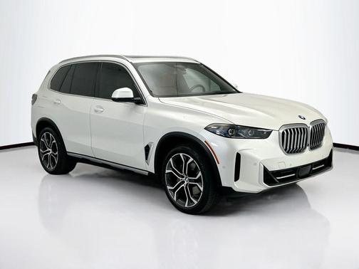 Mineral White Metallic 2024 BMW X5 sDrive40i