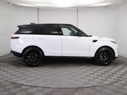 2025 Land Rover Range Rover Sport SE