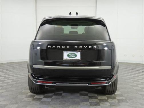 2025 Land Rover Range Rover P550e SE