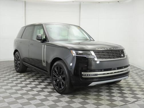 2025 Land Rover Range Rover P550e SE