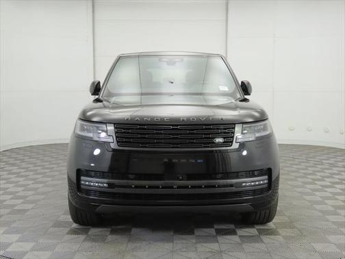 2025 Land Rover Range Rover P400 SE