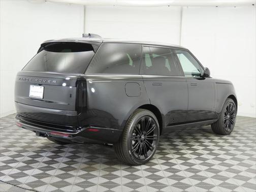 2025 Land Rover Range Rover P400 SE
