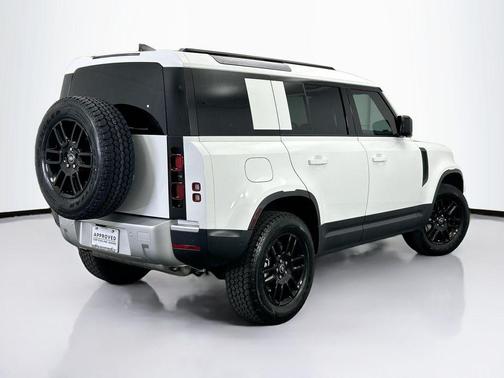 2025 Land Rover Defender 110 P300