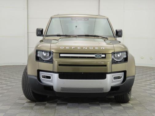 2025 Land Rover Defender 110 P300