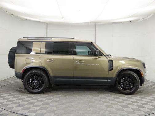 2025 Land Rover Defender 110 P300