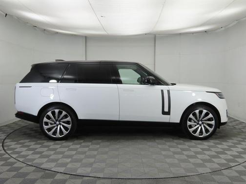 2025 Land Rover Range Rover P530 SE 7 Seat