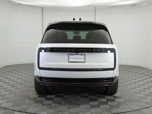2025 Land Rover Range Rover P530 SE 7 Seat
