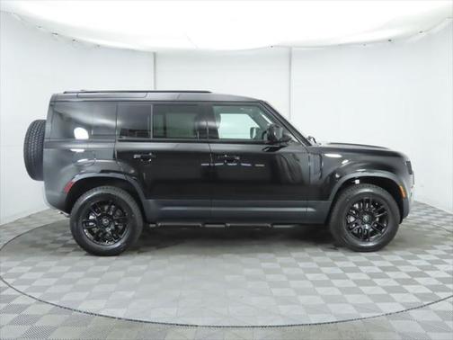 2025 Land Rover Defender 110 P400 S
