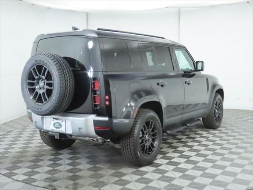 2025 Land Rover Defender 110 P400 S