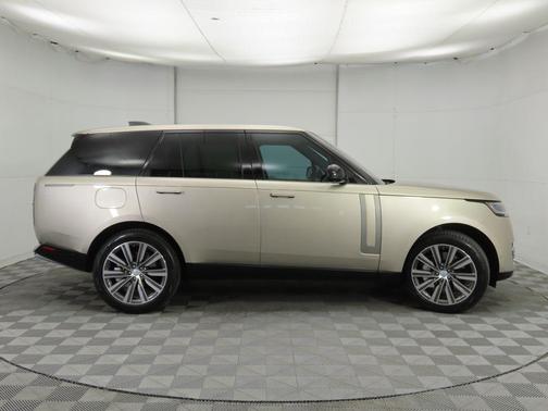 2023 Land Rover Range Rover P530 SE
