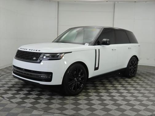 2025 Land Rover Range Rover P550e SE