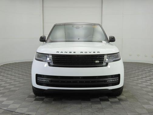 2025 Land Rover Range Rover P550e SE