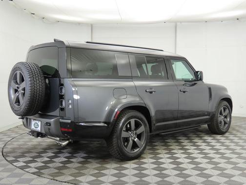 2025 Land Rover Defender V8