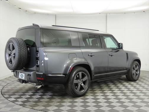 2025 Land Rover Defender V8