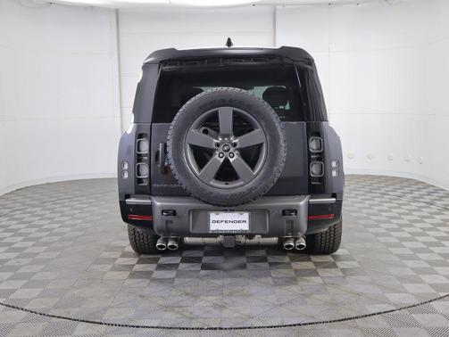 2025 Land Rover Defender V8