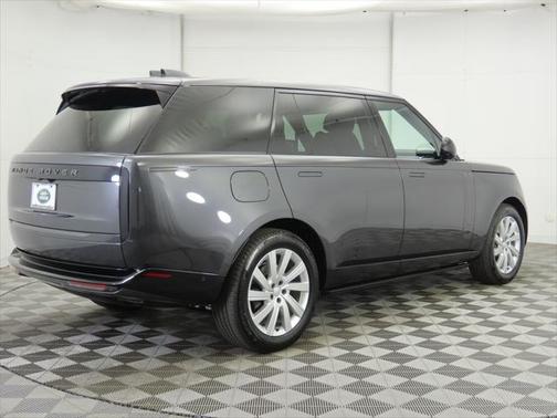 2025 Land Rover Range Rover P400 SE 7 Seat