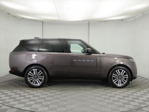 2025 Land Rover Range Rover P530 SE