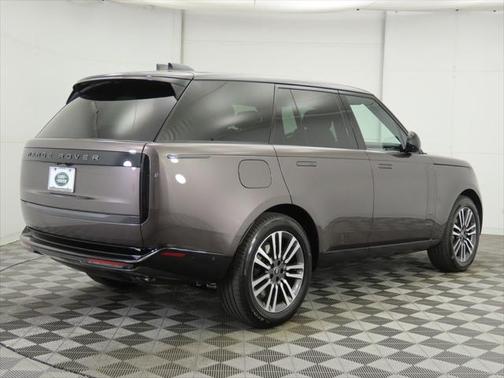 2025 Land Rover Range Rover P530 SE