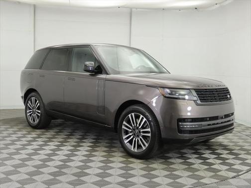 2025 Land Rover Range Rover P530 SE