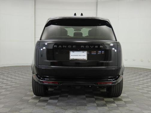 2025 Land Rover Range Rover P530 SE