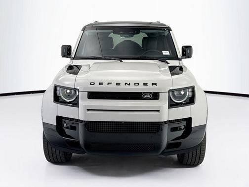 Borasco Grey Metallic 2026 Land Rover Defender P400 X-Dynamic SE