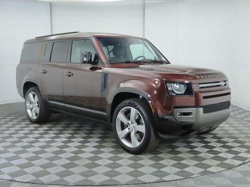 2025 Land Rover Defender 130 P400 X-Dynamic SE