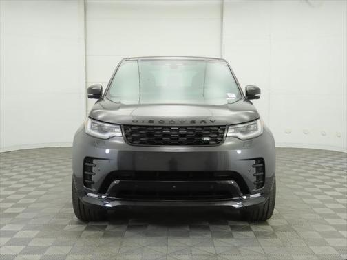 2025 Land Rover Discovery P300 Dynamic SE