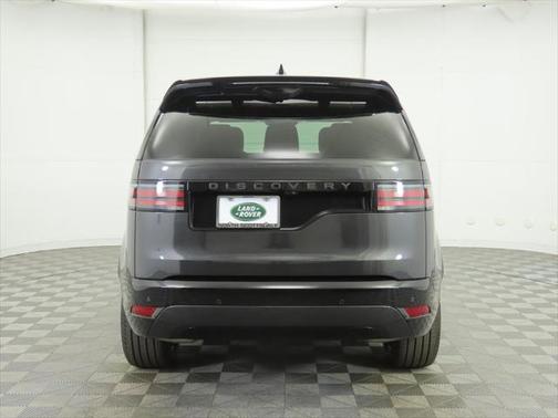 2025 Land Rover Discovery P300 Dynamic SE