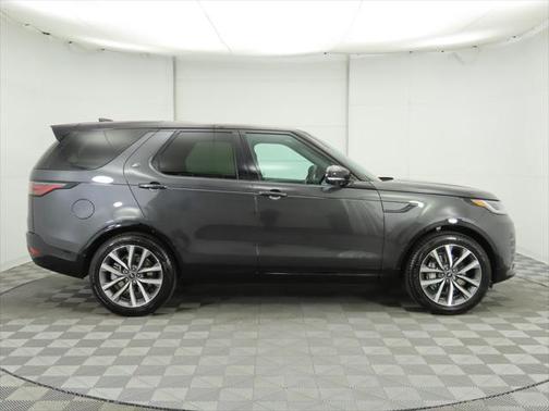 2025 Land Rover Discovery P300 Dynamic SE