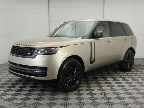 2026 Land Rover Range Rover P550e SE