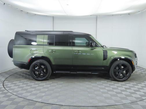 2026 Land Rover Defender P400 X-Dynamic SE