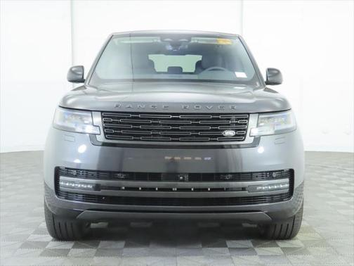 2025 Land Rover Range Rover P550e SE