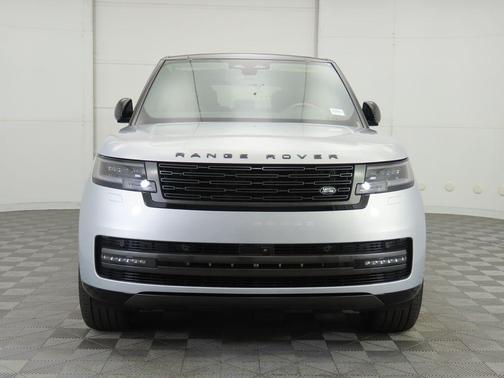2025 Land Rover Range Rover P550e SE
