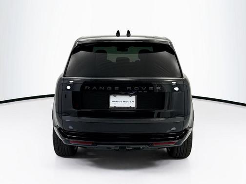 Santorini Black Metallic 2026 Land Rover Range Rover P400 SE 7 Seat