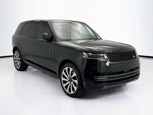 Santorini Black Metallic 2026 Land Rover Range Rover P400 SE 7 Seat